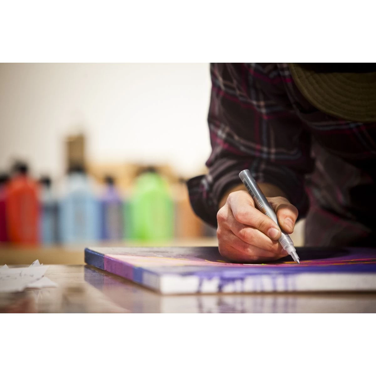 Montana Outline Silver M1100 0,7mm Acrylic Marker Extra Feine Spitze (1Stk) 2 Montana Outline Silver M1100 0,7mm Acrylic Marker Extra Feine Spitze (1Stk) – Bild 2